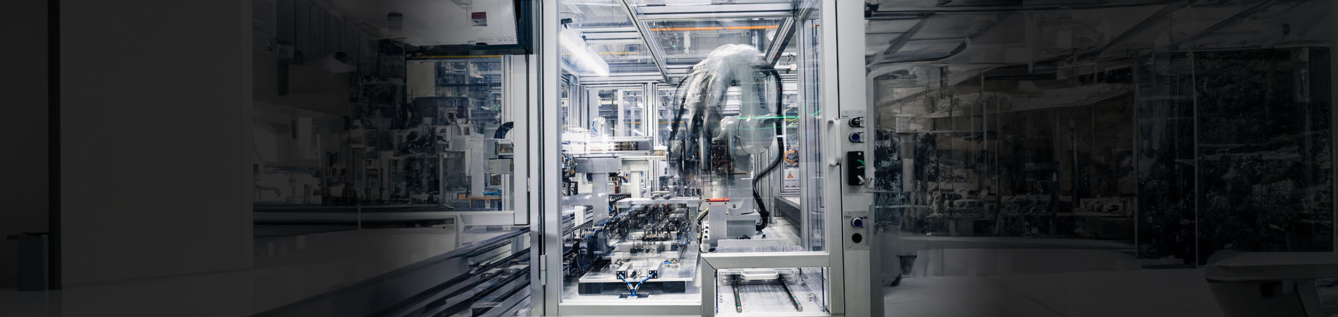 Vollautomatisierte Fertigungslinien mit Robotertechnologie bei schlaeger