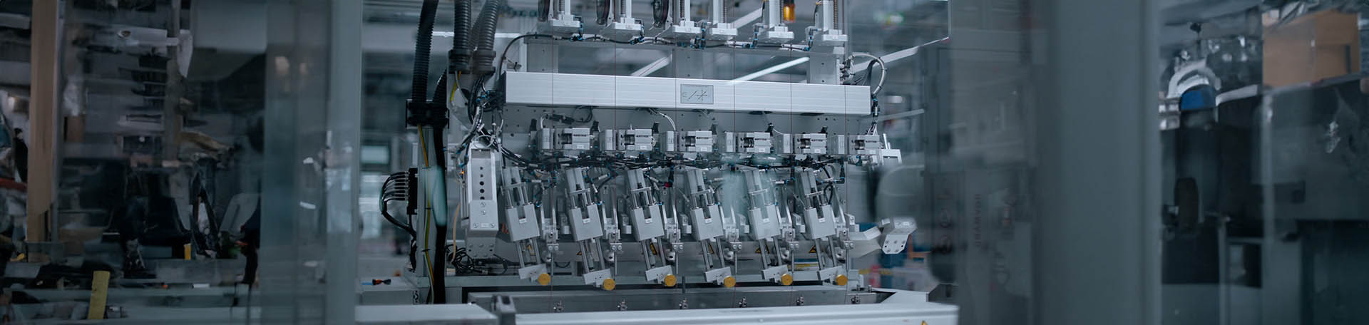 Vollautomatisierte Fertigungslinie zur Bewicklung von Statorzähnen für Hybridmotoren