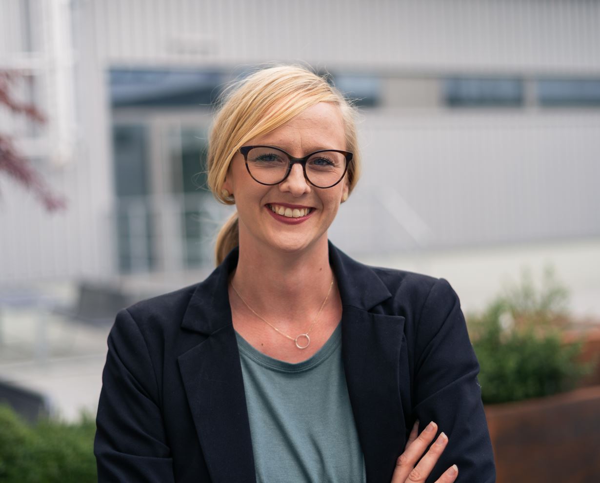 Frau Michaela Schwind